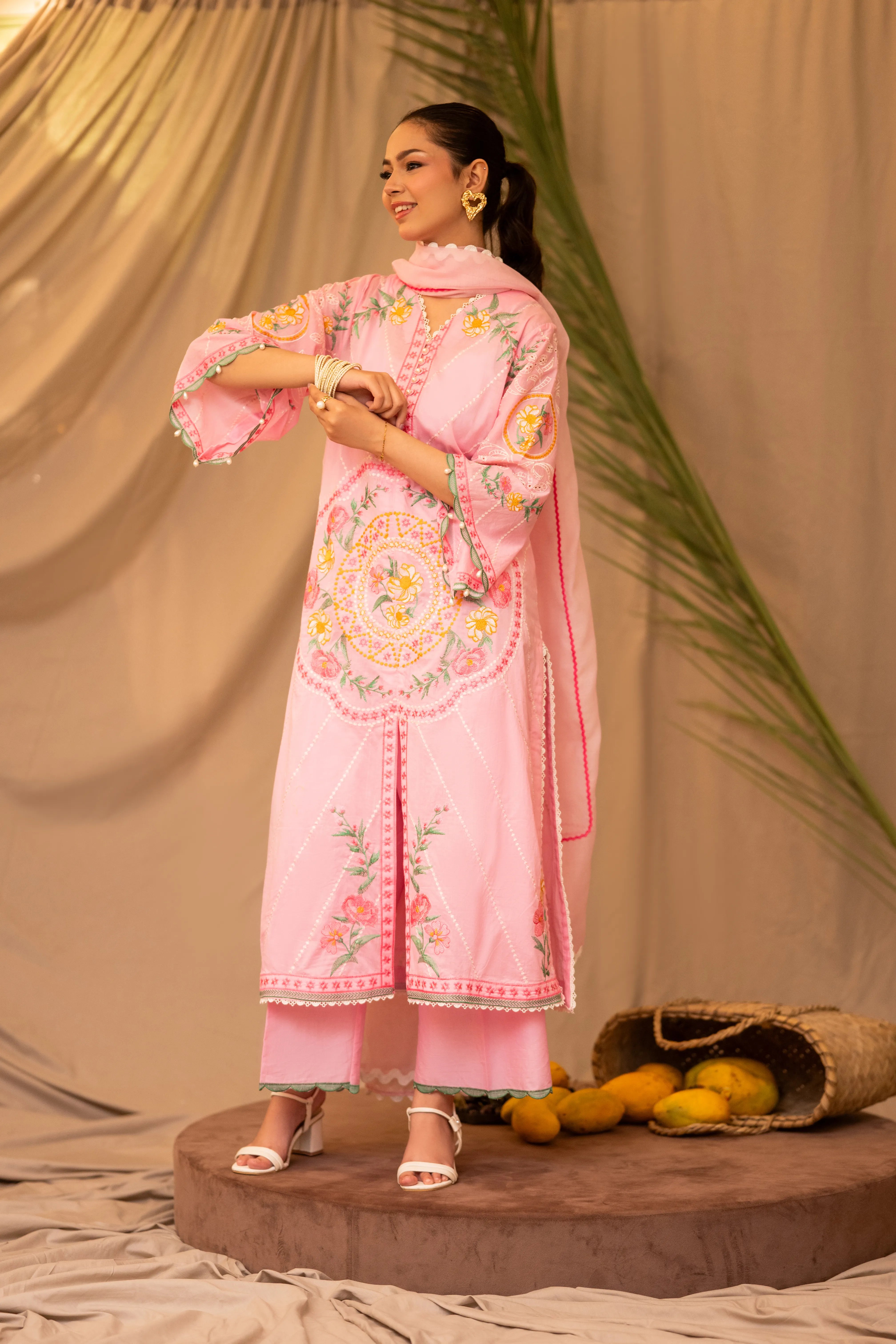 Rosy Meadow - Miras Clothing