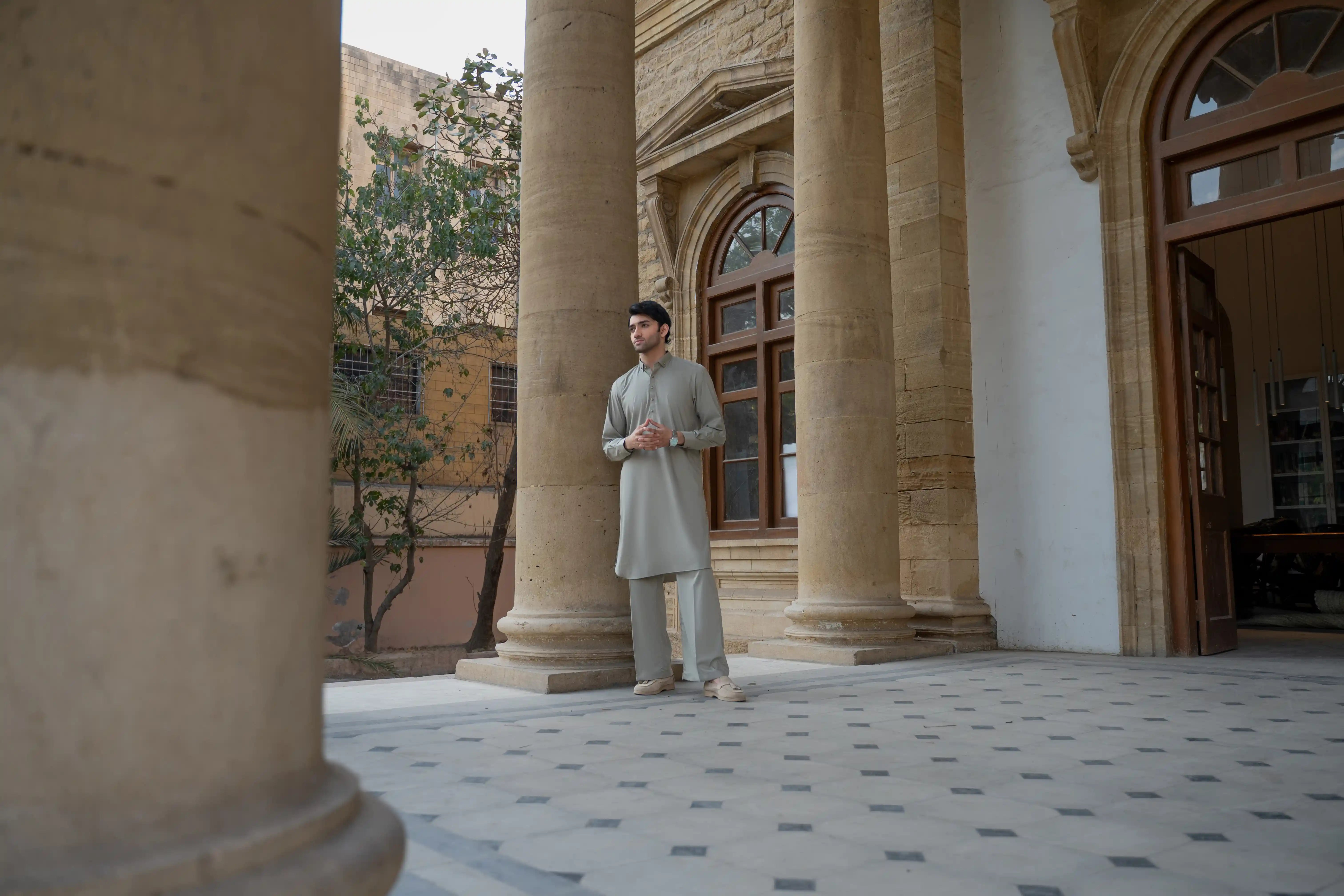 Classic Crest - Miras Clothing