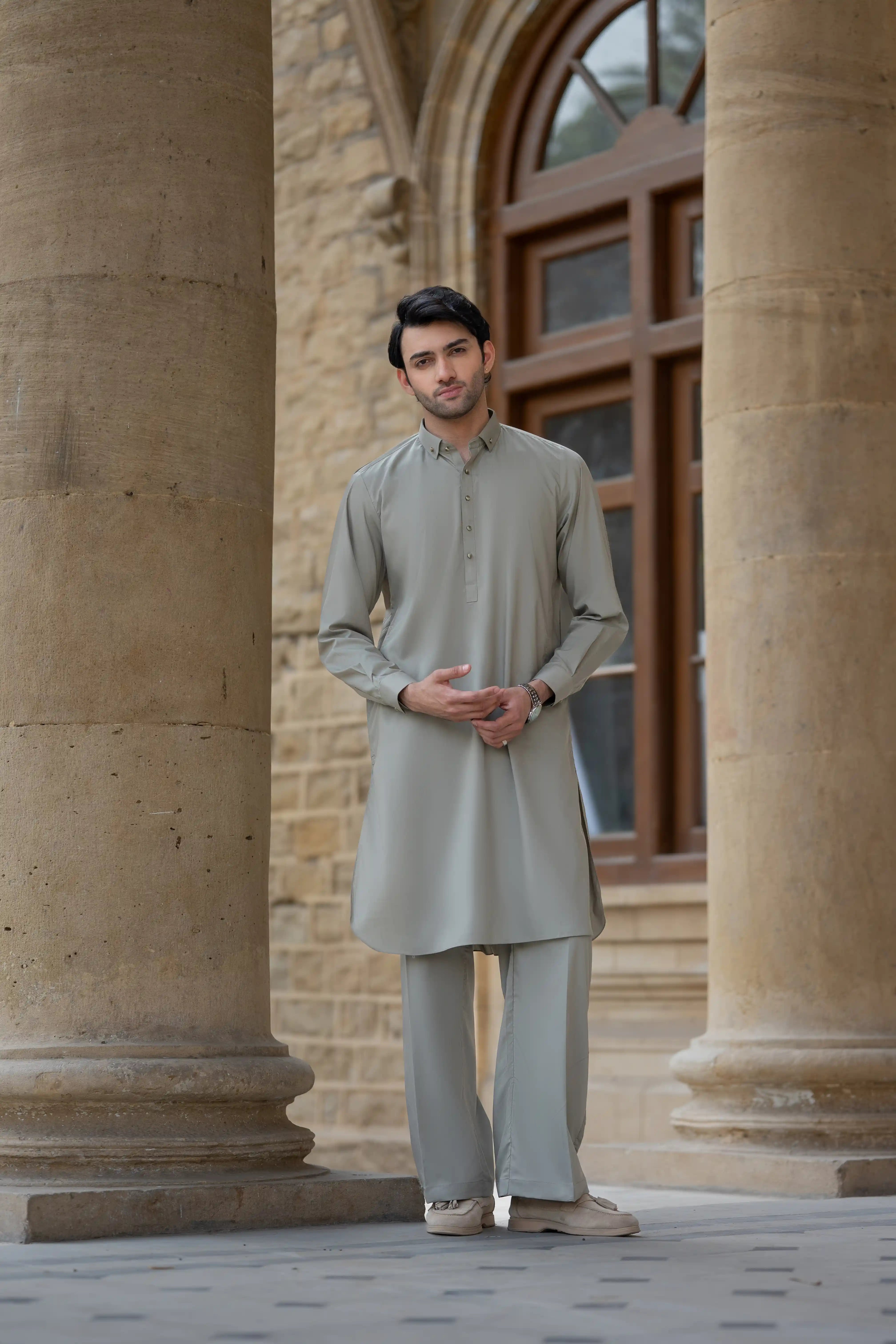 Classic Crest - Miras Clothing