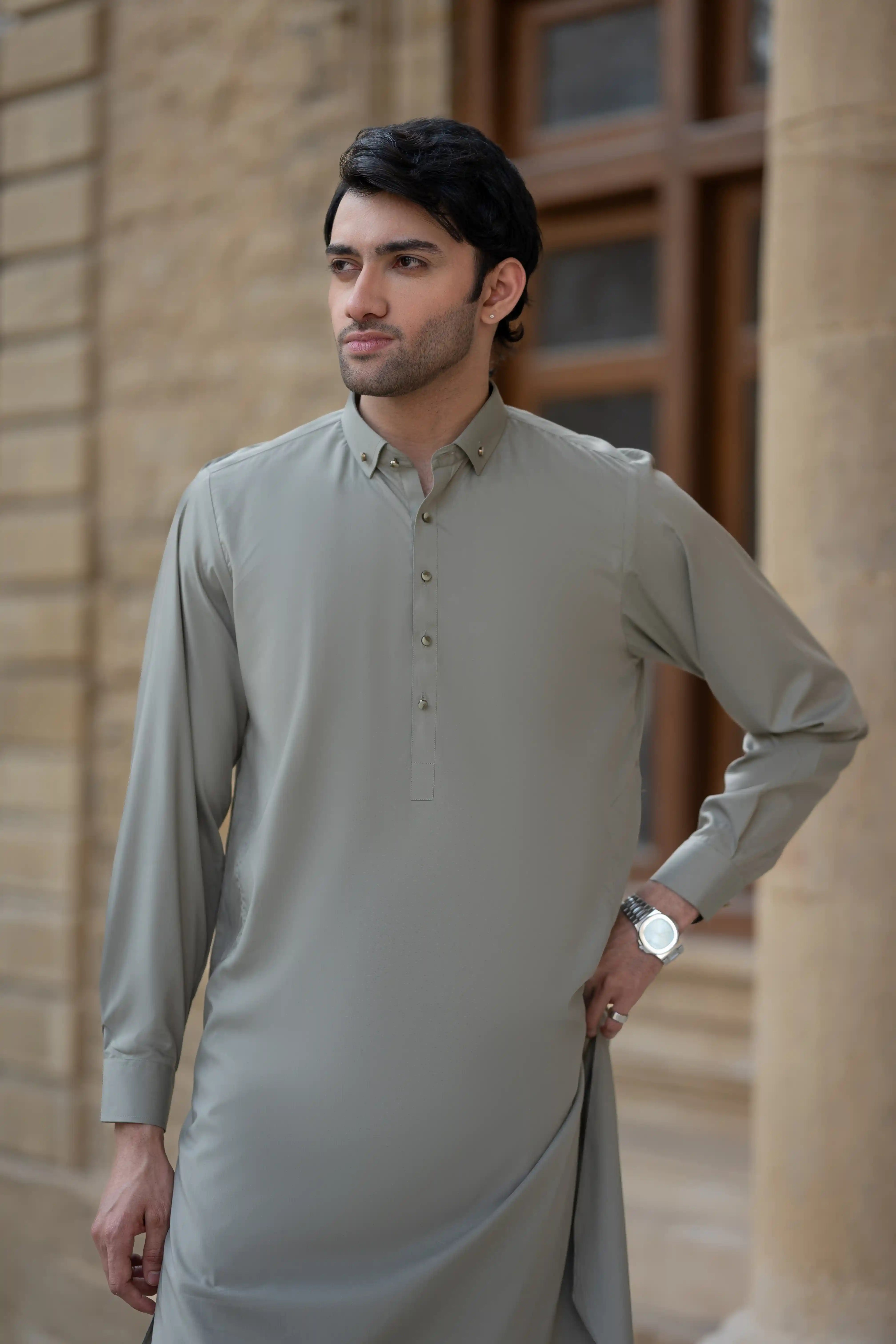 Classic Crest - Miras Clothing