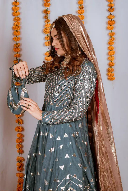 MWF7 - Miras Clothing