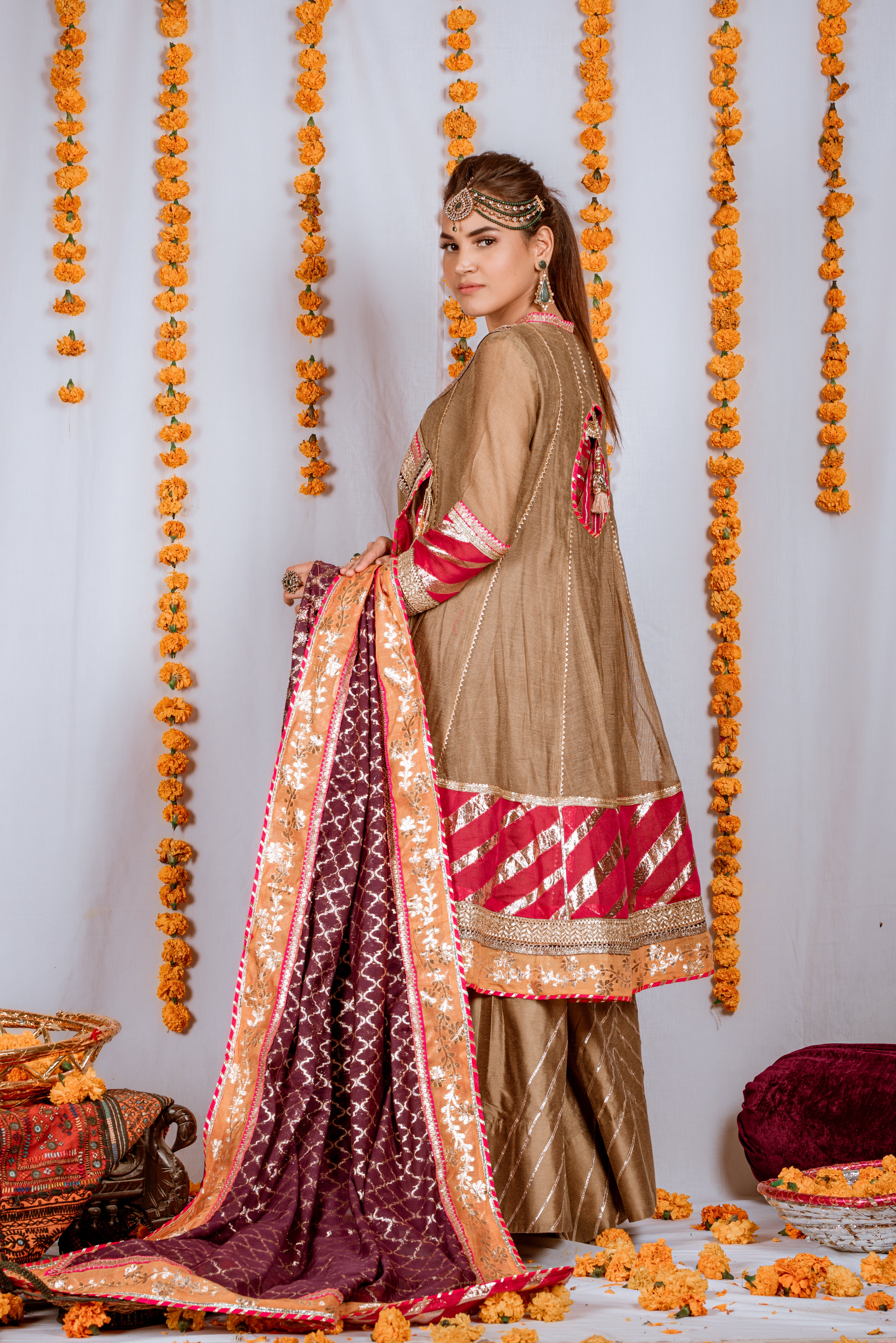 MWF8 - Miras Clothing