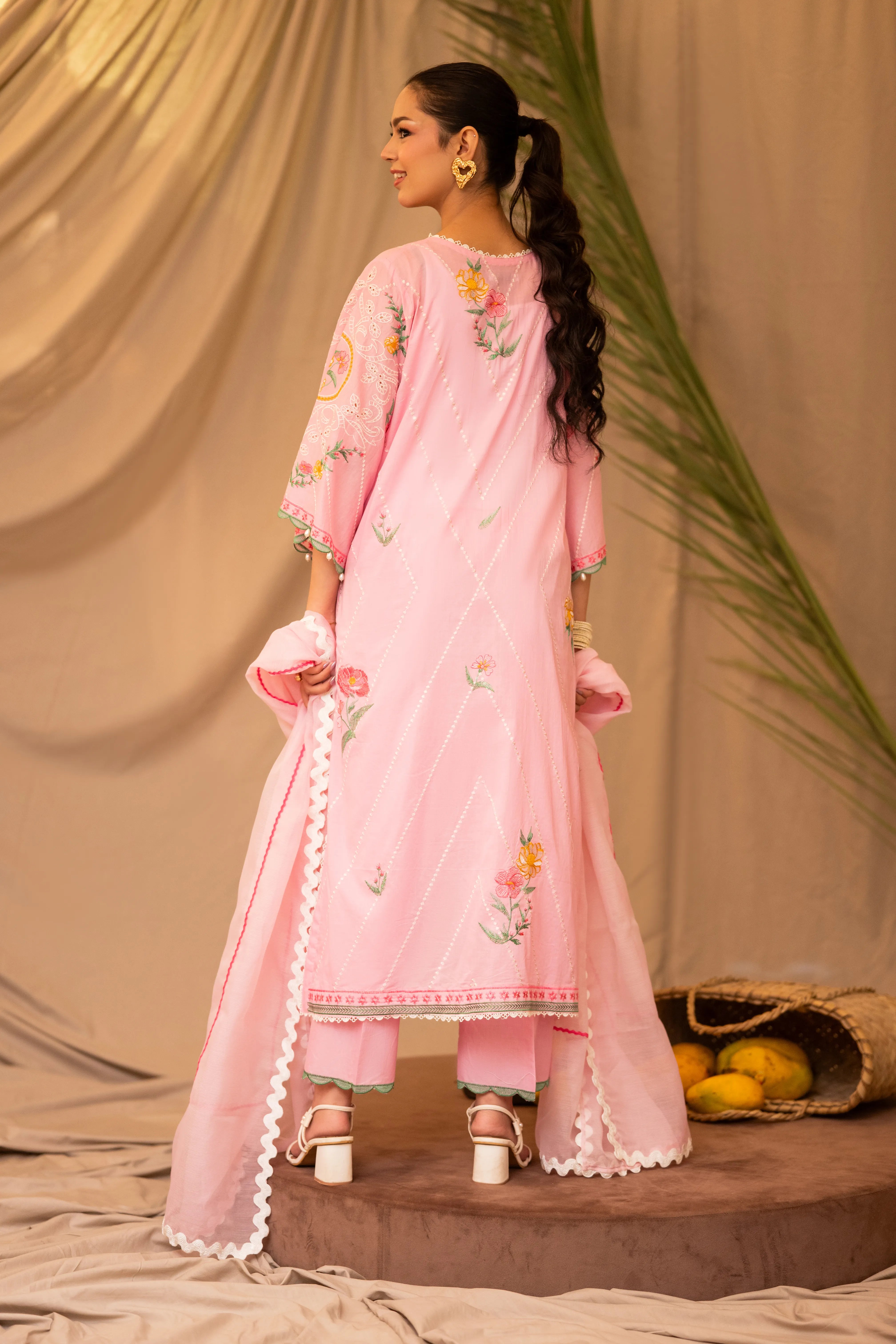 Rosy Meadow - Miras Clothing
