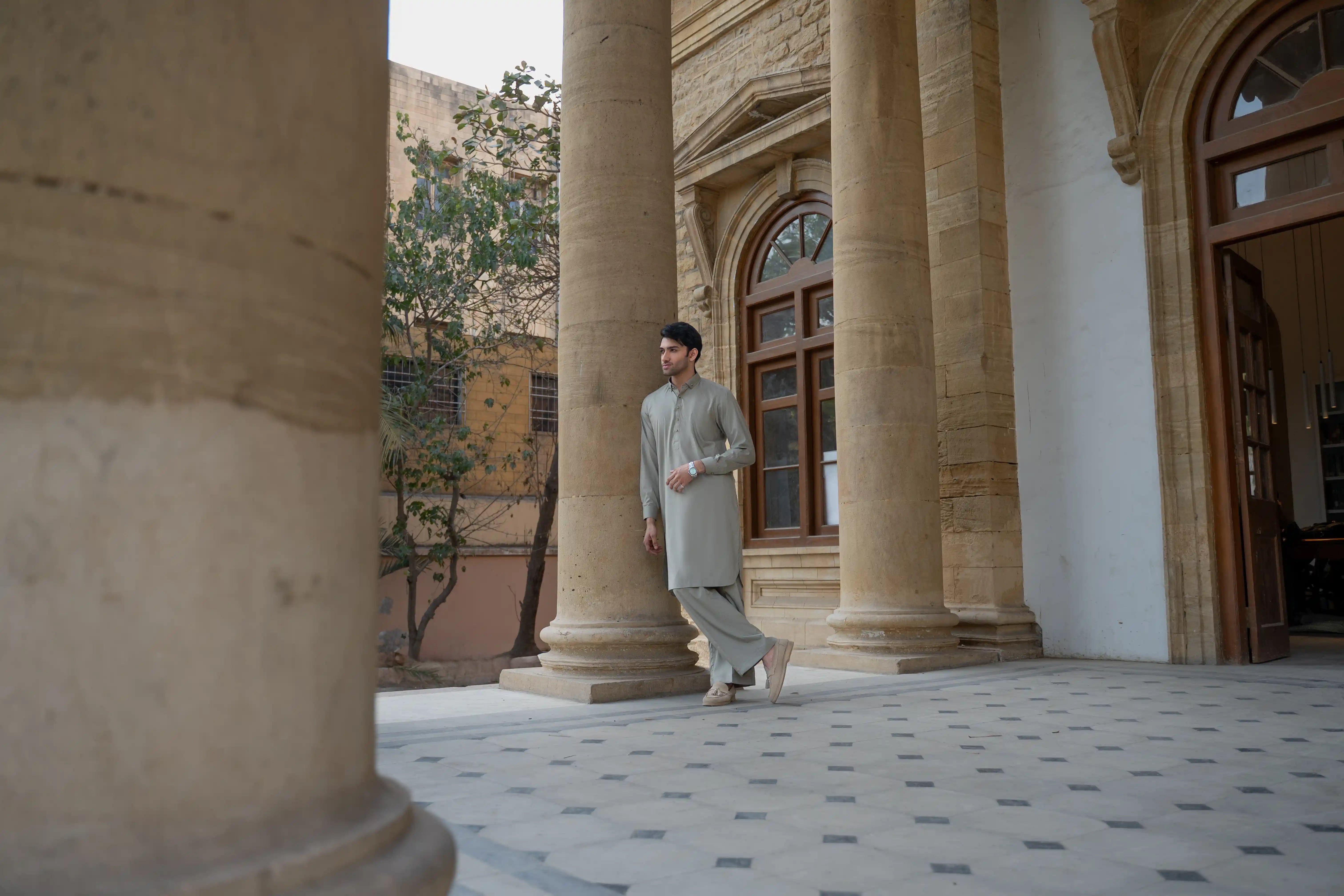 Classic Crest - Miras Clothing