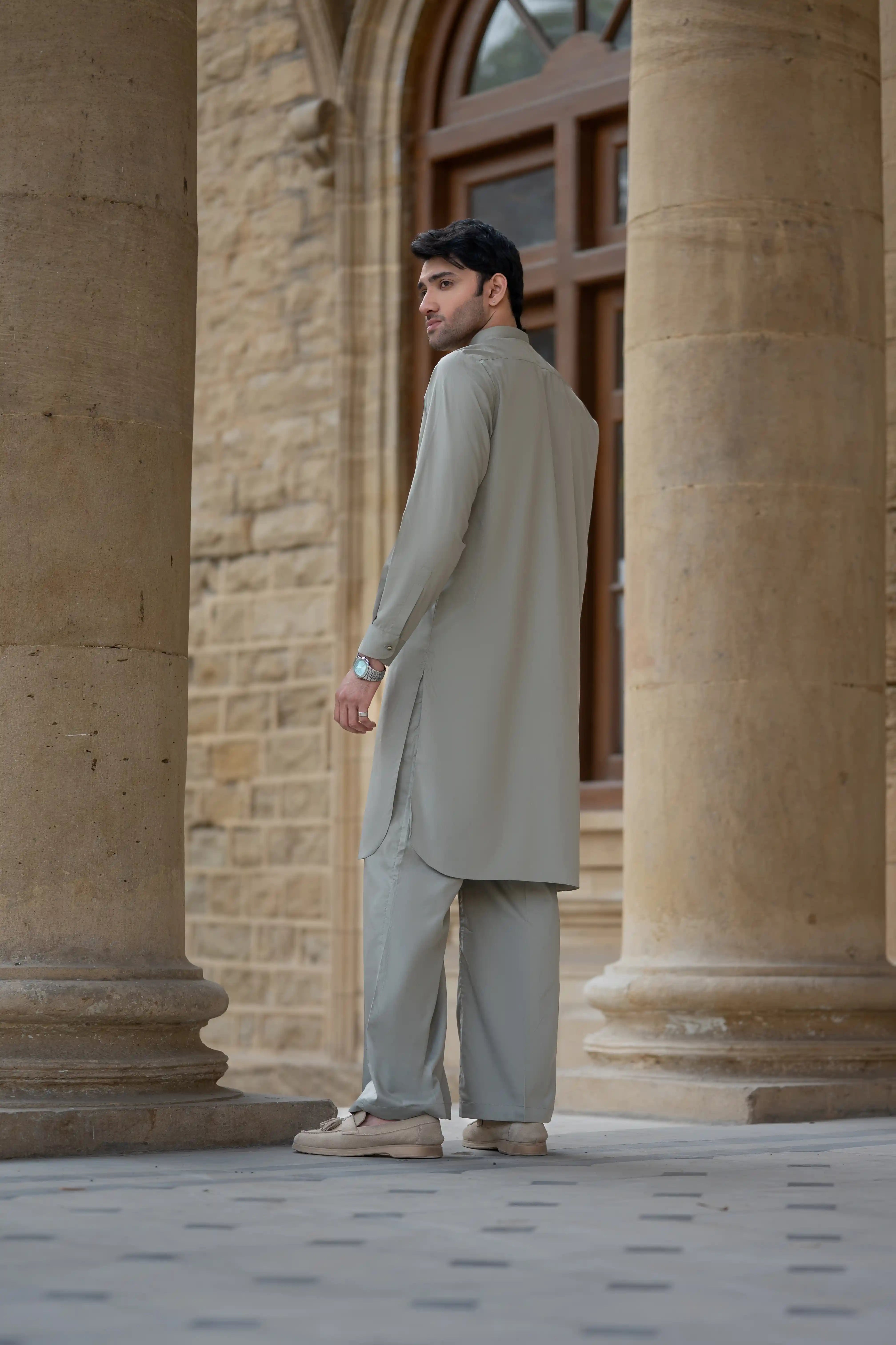 Classic Crest - Miras Clothing